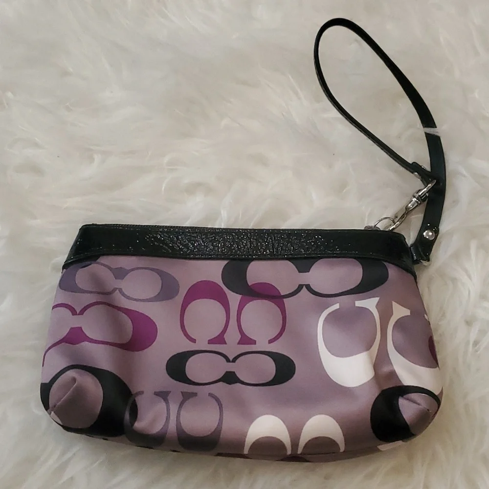 Coach wristlet - Picture 4 of 7